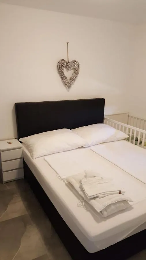 Bodul M. Apartment Vir
